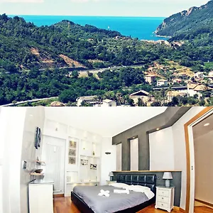 The Sea From The Hills Apartment